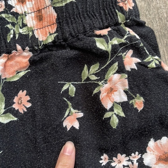 Forever 21 Shorts - Picture 5 of 6